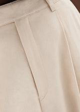 LEINENHOSE JULIE
